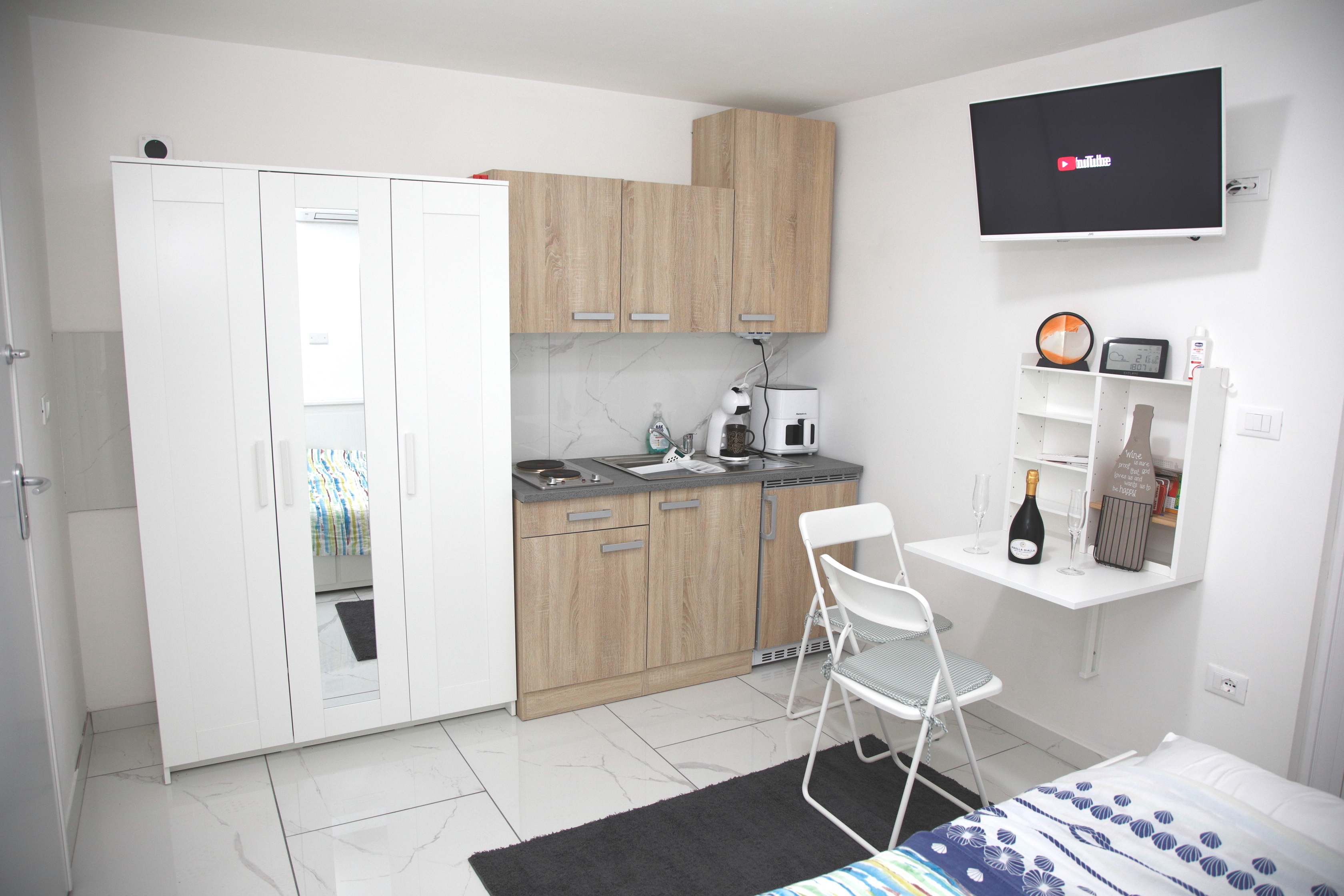 Room 2 — photo 2