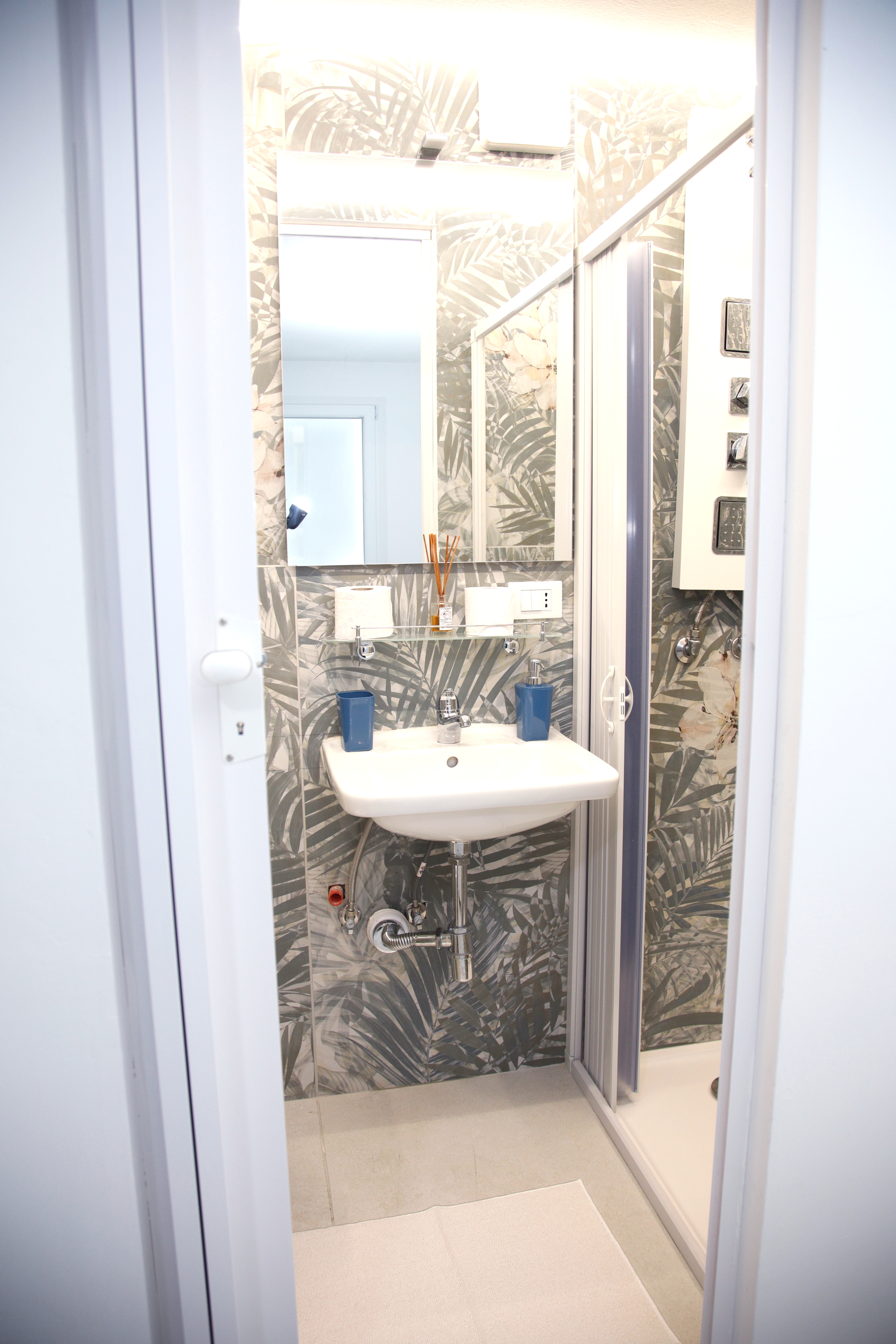 Room 2 — photo 7
